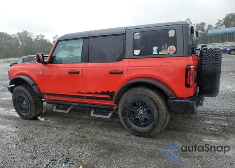 2023 Ford Bronco Base z USA, uszkodzony, nr VIN 1FMEE5DPXPLA90449